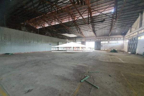 Cho thuê Kho Xưởng 600m2 Bình Chánh. Xe Container 24/24, ra vào thuận tiện.