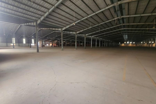 Cho thuê kho xưởng 5.000m2 Bến Lức, Long An.
Vị trí: gần Quốc Lộ 1A. 