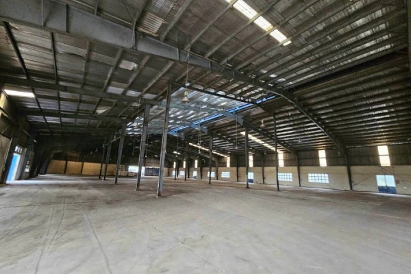 Cho thuê kho xưởng 6.000m2 Cần Giuộc, Long An.
Vị trí: gần Quốc Lộ 1A