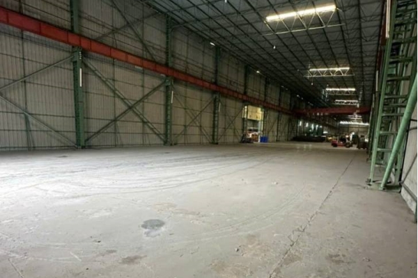 Cho thuê kho xưởng 950m2 Bến Lức, Long An.
Vị trí: gần cầu Bến Lức. Đ