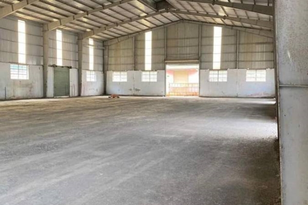 Cho thuê kho xưởng 600m2 Cần Giuộc, Long An.
Vị trí: gần cầu Tràm, Ph