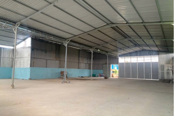 Cho thuê kho xưởng 600m2 Bến Lức, Long Am.
Vị trí: gần cống Tân Bửu. 