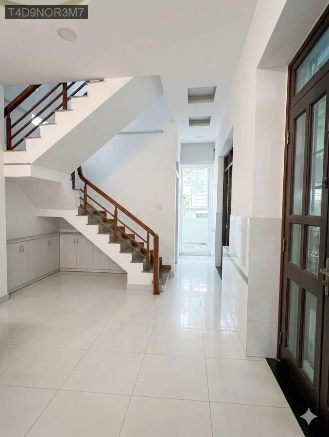 SIÊU PHẨM SÁT VÁCH TÊN LỬA 3 TẦNG 124M2 NGANG 12M BỀ THẾ NỞHẬU DÒNG TIỀN 150TR/N - Phường Bình Trị Đông  -  Quận Bình Tân  - (ảnh - 0)