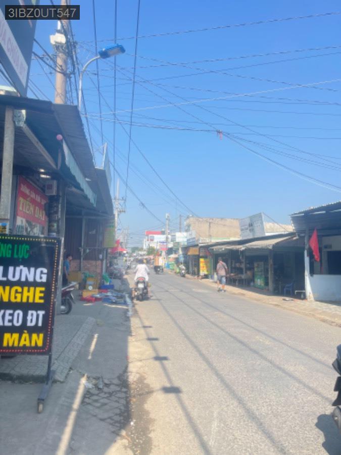 Bán kho Mt kinh doanh dt:393m thổ cư 300m giá 12.5 tỉ  - Huyện Bình Chánh - Tp Hồ Chí Minh - (ảnh - 1)