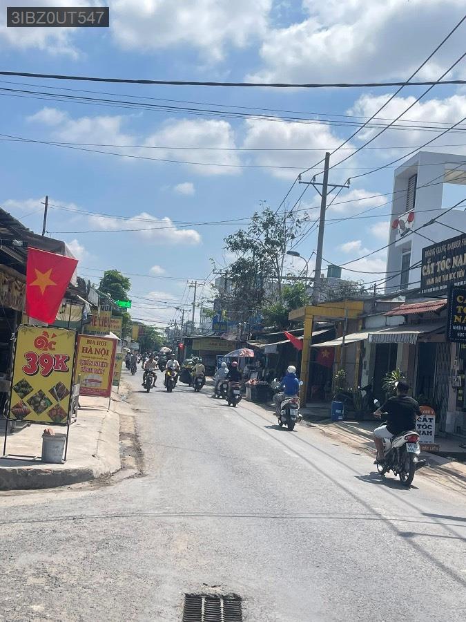 Bán kho Mt kinh doanh dt:393m thổ cư 300m giá 12.5 tỉ  - Huyện Bình Chánh - Tp Hồ Chí Minh - (ảnh - 0)