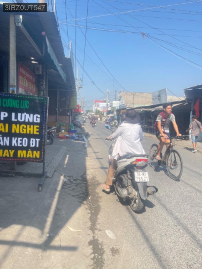 Bán kho Mt kinh doanh dt:393m thổ cư 300m giá 12.5 tỉ  - Huyện Bình Chánh - Tp Hồ Chí Minh - (ảnh - 3)