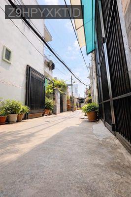 Bán Gấp nhà nhỏ, sát bên trường Cảnh Sát ( An Ninh Tuyệt Đối ) - Phường Linh Tây  -  Quận Thủ Đức 