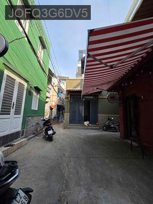 Nhà cần bán mặt tiền đường - Phường 7  -  Quận Phú Nhuận 