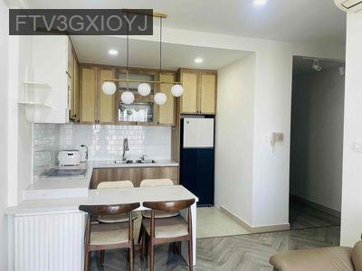 chính chủ bán căn 2pn, 2wc, view landmark 81, ban công dài - Phường An Phú  -  Quận 2 