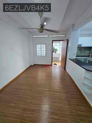 Chính chủ bán căn hộ CC 74m2, gần trung tâm, giá rẻ - Phường 11  -  Quận Bình Thạnh 