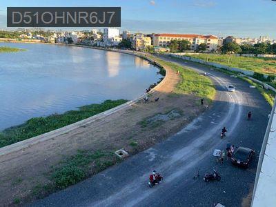 Chủ nhà bán nhà bờ kè Tham Lương - Phường 14  -  Quận Gò Vấp 