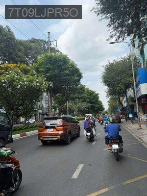 nhà cần bán - Phường 11  -  Quận 5 