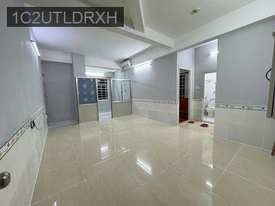 Chính chủ gửi bán căn hộ lầu 4 Chung Cư Nguyễn Biểu, 46m2 2PN, 2,5 Tỷ - Phường 1  -  Quận 5 