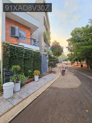 3,9 tỷ. BÁN ĐẤT TẶNG LUÔN nhà 2 LẦU 56m2 KHU PHÂN LÔ ĐS 1,LONG TRƯỜNG - Phường Long Trường  -  Quận 9 