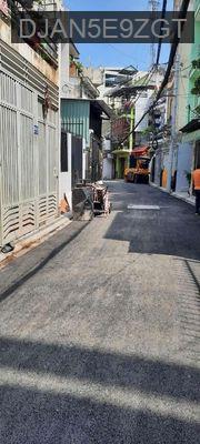 ĐI XUẤT CẢNH, CẦN TIỀN BÁN GẤP - Phường 4  -  Quận Phú Nhuận 