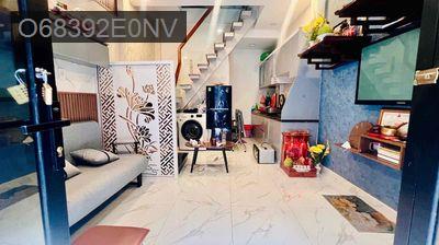 Bán nhà - Phường 2  -  Quận 5  - 24m² - 5.2tỷ
