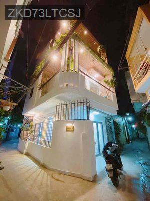 BÁN NHÀ GÓC HẺM HÒA HẢO, 61 M2, 4 tầng, Sang và đẹp - Phường 14  -  Quận 10 