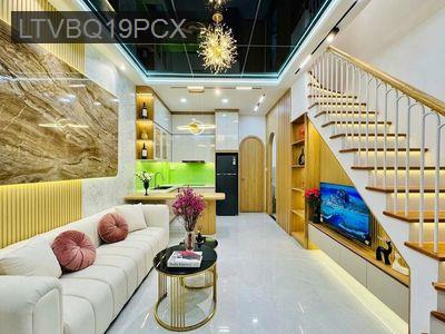 KẾ BÊN UBND QUẬN BÌNH THẠNH – 29M2 - NGANG 3.4M RỘNG - VUÔNG A4 - SHR - Phường 24  -  Quận Bình Thạnh 