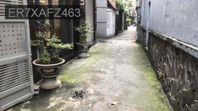 Nhà nở hậu đường Nguyễn tr Phương - Phường 9  -  Quận 10 