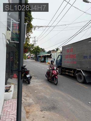 Ban nhà mặt tiền - Phường An Phú Đông  -  Quận 12 