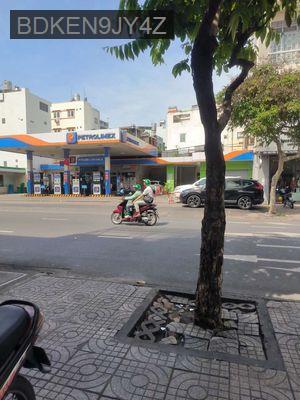 Cần bán nhà mặt tiền chính chủ - Phường 5  -  Quận 3 