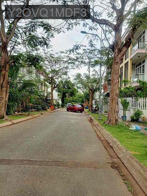 Biet Thu song lap Topia KD - Phường Phú Hữu  -  Quận 9 