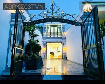 Nhà biệt thự tầng lầu 226m2, 2 phòng ngủ, sân 66m2, nội thất cao cấp - Phường Thạnh Xuân  -  Quận 12 