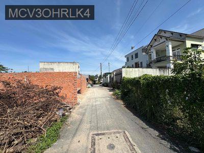 gia đình cần bán lô đất nền đẹp. diện tích đẹp. đường thông tứ hướng. - Xã Tân Thới Nhì  -  Huyện Hóc Môn 