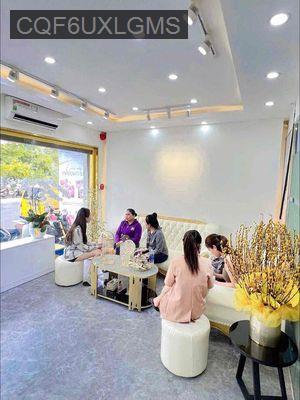 Cần sang Nhà đang kinh doanh ngay vòng xoay dân chủ - Phường 10  -  Quận 10  Cần sang Nhà đang kinh doanh ngay vòng xoay dân chủ - Phường 10  -  Quận 10