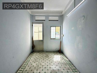 bán nhà hẽm 2m5 , cách mặt tiền đường 2 căn , tuong lai thành mặt tiền - Phường 4  -  Quận 3 