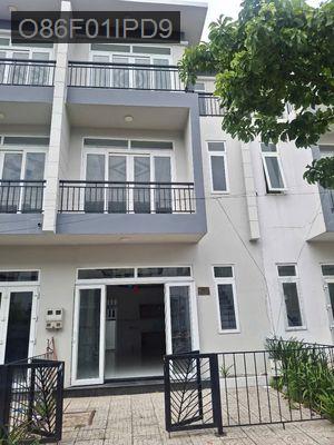 Giá ngộp bán Gấp 1tỷ7_ nhận nhà 75m2,công viên_ An ninh, giáp HCM - Xã Mỹ Hạnh Nam  -  Huyện Đức Hòa 