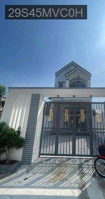 Gia đình chuyển về quê cần bán lại căn nhà 1 lầu 1 trệt gần cầu lớn - Xã Xuân Thới Sơn  -  Huyện Hóc Môn 