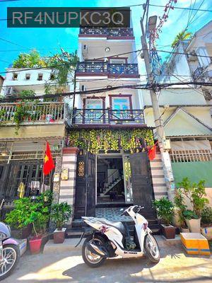 Nhà chính chủ,  đường xe tải, 1 trệt 3 lầu, sổ hồng - Xã Phú Xuân  -  Huyện Nhà Bè  Nhà chính chủ,  đường xe tải, 1 trệt 3 lầu, sổ hồng - Xã Phú Xuân  -  Huyện Nhà Bè