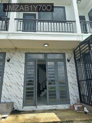 Chủ ngộp cần ra đi gấp nhà 1trệt 1lầu full nội thất ngay chợ Đức Hoà - Thị trấn Đức Hoà  -  Huyện Đức Hòa 