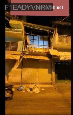 bán nhà mặt tiền chợ,kinh doanh sầm uất - Phường 13  -  Quận 4 