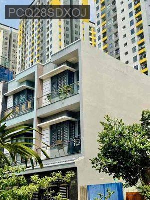 Nhà 1 trệt 3 lầu xây kiên cố, DTXD: 222m2 cạnh làng ĐHQG TP.HCM - Phường Đông Hòa  -  Thị xã Dĩ An 