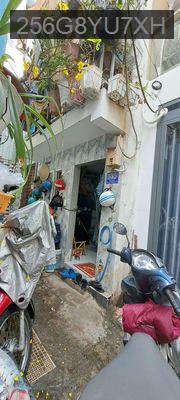 Nhà cấp 4, có 2gac gỗ xuốt,2 tolel - Phường Tân Thuận Đông  -  Quận 7 