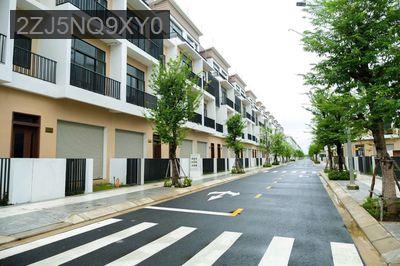 Nhà phố LK 6x18, giá 6,9 tỷ (đã gồm VAT). - Xã Long Hậu  -  Huyện Cần Giuộc 