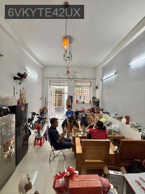 Nhà rộng thoáng, đối diện Giang Ghẹ Trường Chinh. - Phường 14  -  Quận Tân Bình 