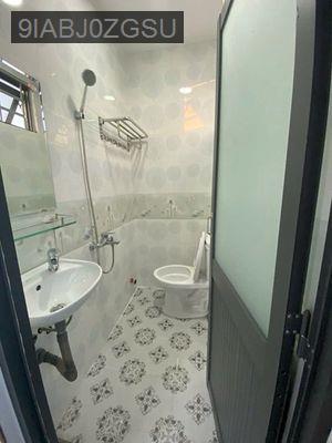 BÁN NHÀ 5 TẦNG ĐỐI DIỆN CV LÊ THỊ RIÊNG  HẺM XE HƠI CHỈ 6.5 Tỷ - Phường 1  -  Quận 3 