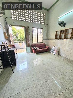 Nhỉnh 2 tỷ - Chung Cư 800 Nguyễn Trãi, Q5, 56M2, Sổ Riêng, Ban Công to - Phường 14  -  Quận 5 