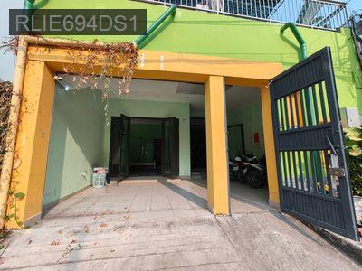 Nhà MT Phong Phú, 140m²- 9PN, cho thuê 43tr/th, gần Tạ Quang Bửu, NVL - Xã Phong Phú  -  Huyện Bình Chánh 