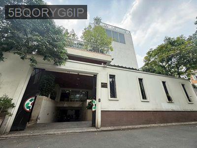 Siêu Phẩm Biệt Thự Góc 2 Mặt Tiền CMT8, Hồ Bơi, Hầm Rượu VIP - Phường 7  -  Quận Tân Bình 