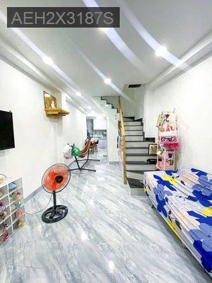 Bán nhà Tâm Huyết sát bờ kè Trường Sa, 2PN 2WC, 2 phút tới Quận 1 - Phường 17  -  Quận Phú Nhuận 