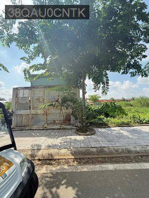 Bán đất tặng nhà , giá chỉ 1,6 tỷ sang tên trong ngày - Xã Phạm Văn Hai  -  Huyện Bình Chánh 