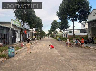 Bán dãy phòng trọ ngay KCN Mỹ Phước 3, sổ sẵn. Thu nhập 114 triệu/năm - Phường Thới Hòa  -  Thị xã Bến Cát  Bán dãy phòng trọ ngay KCN Mỹ Phước 3, sổ sẵn. Thu nhập 114 triệu/năm - Phường Thới Hòa  -  Thị xã Bến Cát