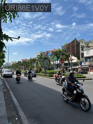 Bán căn hộ tầng dưới đất Mặt tiền - Phan Xích Long - Phường 7  -  Quận Phú Nhuận 
