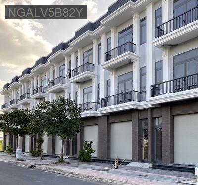 BÁN NHÀ CHÍNH CHỦ 4 TẦNG – ĐƯỜNG 20M, SỔ RIÊNG, GIÁ CHỈ 2 TỶ 1 - Xã Hựu Thạnh  -  Huyện Đức Hòa 