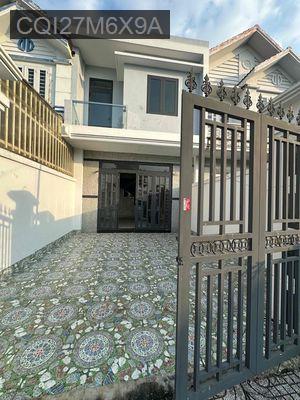 NHÀ 1 TRỆT 1 LẦU MỚI ĐẸP. Văn phòng công chứng Long Hoà, cách tp HCM 1 - Xã Tân trạch  -  Huyện Cần Đước 