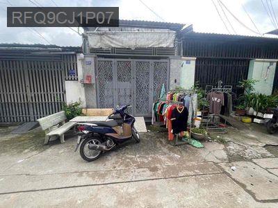 Nhà chính chủ đường C4 Phạm Hùng Bình Chánh xe hơi - Xã Bình Hưng  -  Huyện Bình Chánh  Nhà chính chủ đường C4 Phạm Hùng Bình Chánh xe hơi - Xã Bình Hưng  -  Huyện Bình Chánh